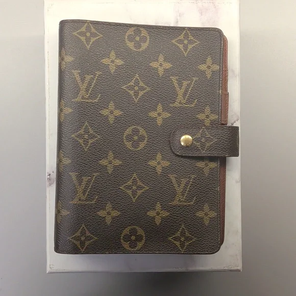 Louis Vuitton Monogram Agenda MM (Personal Size Planner/Agenda) - Picture 1 of 14